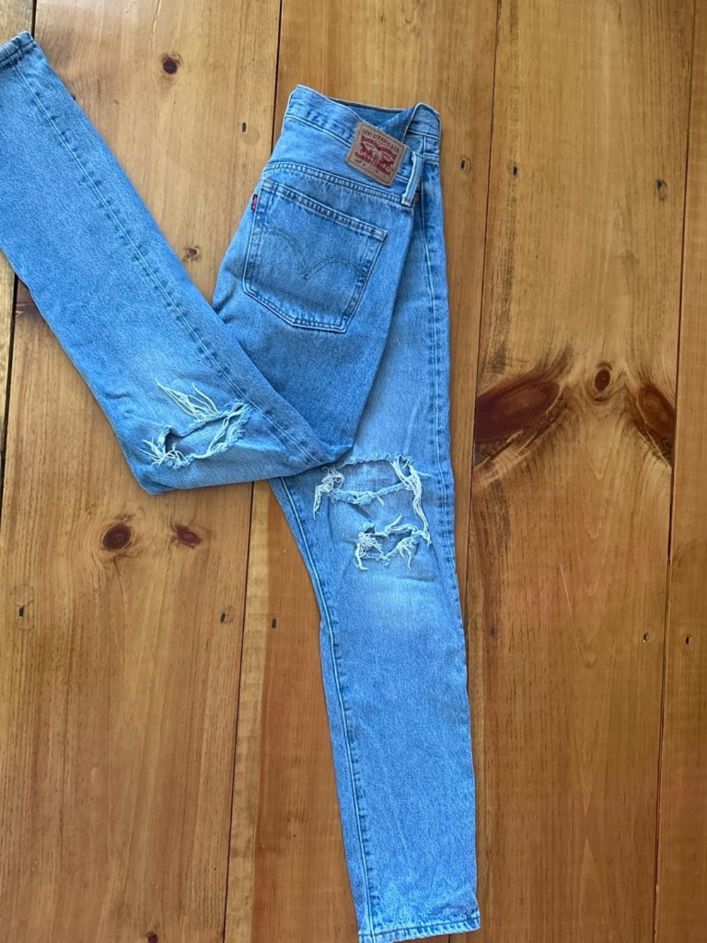 Levi's Light Blue High-Rise Distressed Women's Jeans